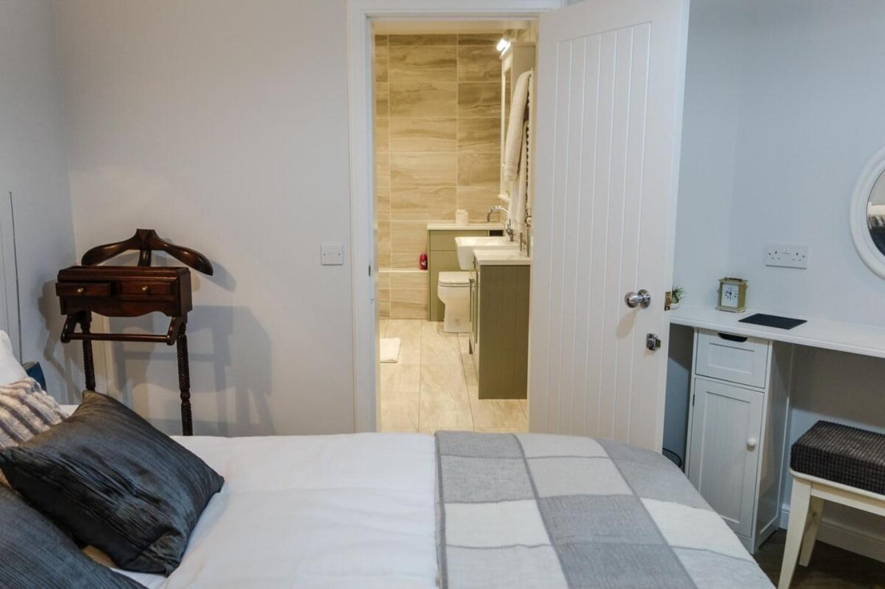 Quiet Ground Floor Mews Flat And Parking Apartment Edinburgh Exterior photo