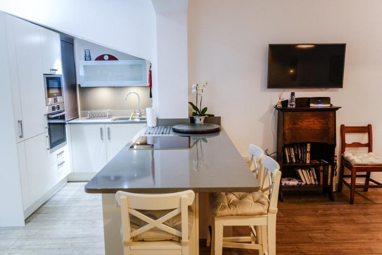 Quiet Ground Floor Mews Flat And Parking Apartment Edinburgh Exterior photo